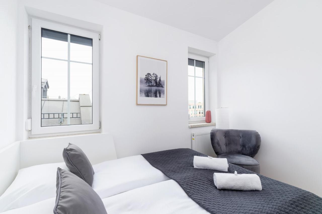 Radziwillowska Apartment Cracow Planty By Noclegi Renters Krakow Bagian luar foto