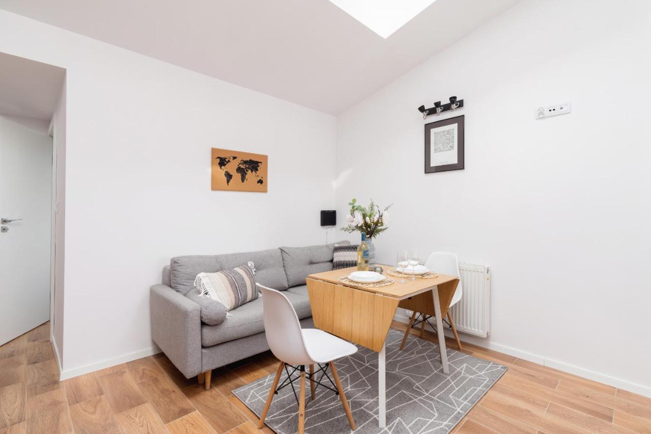 Radziwillowska Apartment Cracow Planty By Noclegi Renters Krakow Bagian luar foto
