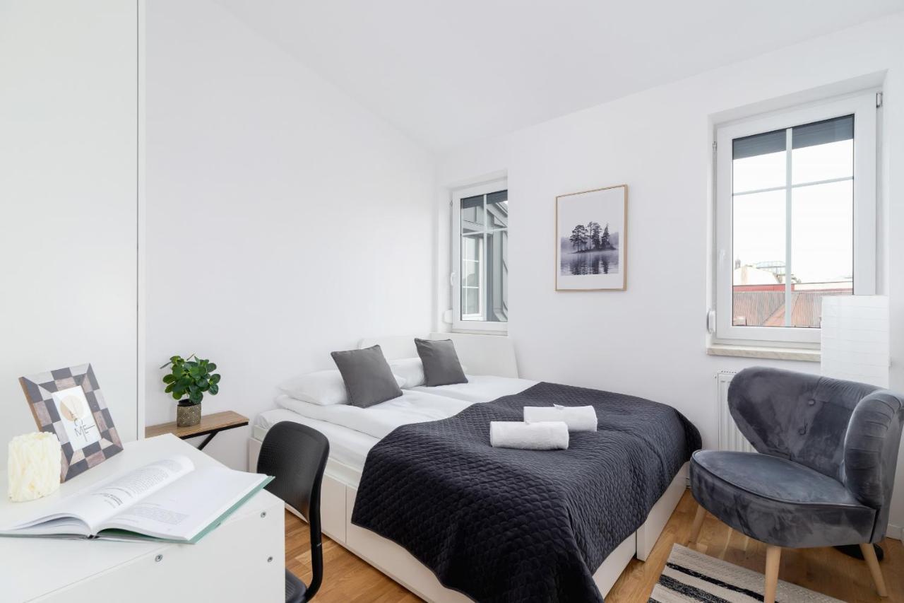 Radziwillowska Apartment Cracow Planty By Noclegi Renters Krakow Bagian luar foto